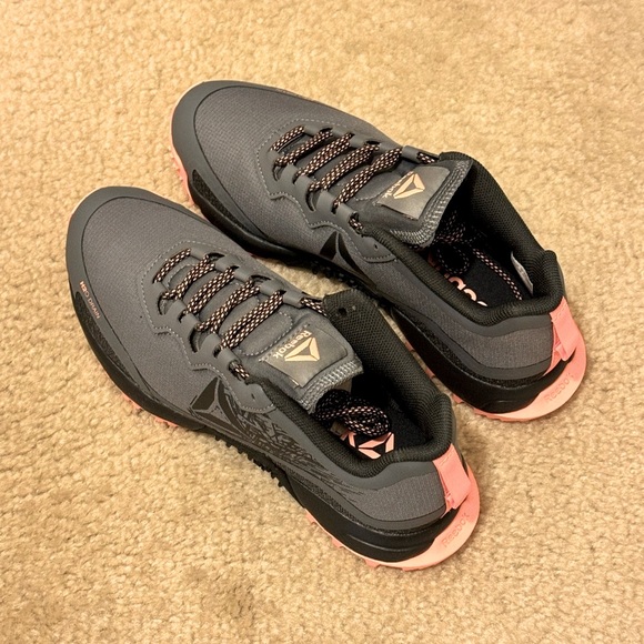 NIB Reebok Women’s All Terrain Craze Running Shoes Size 6 - Picture 5 of 9